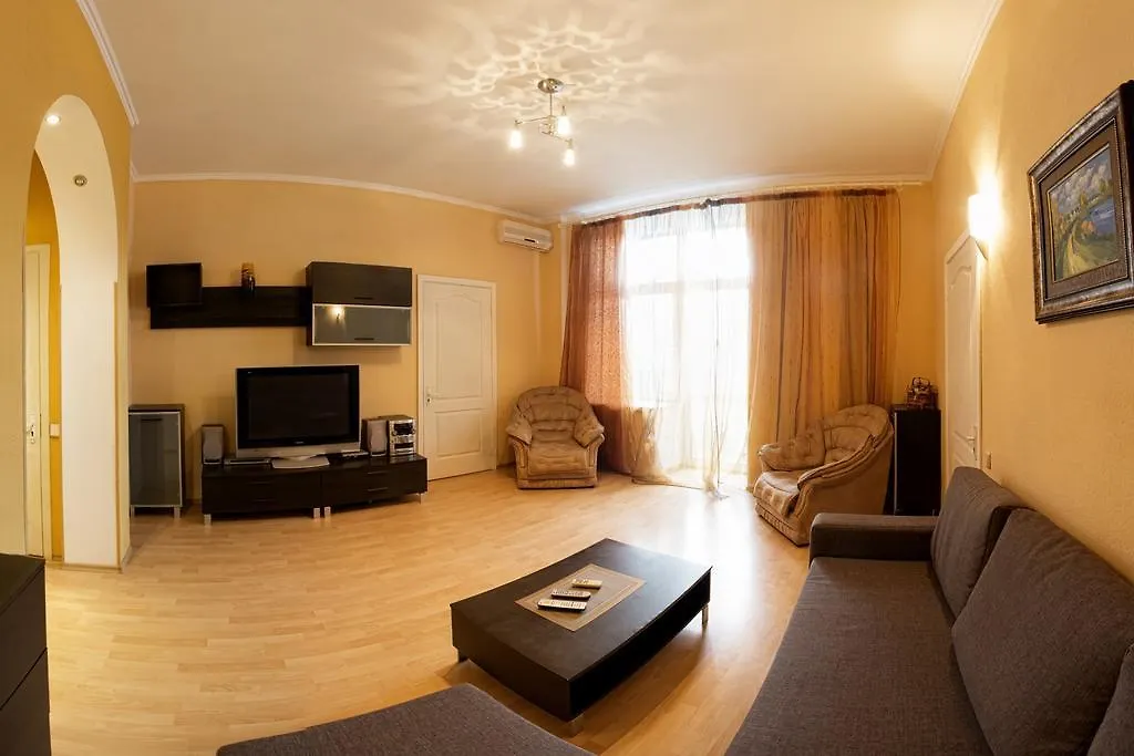 Kyiv Apartment In The City Center On Turgenevskaya Street